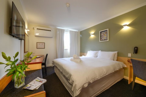 Sullivans Hotel - Tourism Gold Coast 13