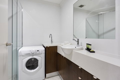 Attika Hotel - Tourism Gold Coast 20