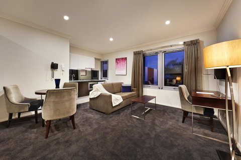 Attika Hotel - Tourism Gold Coast 14
