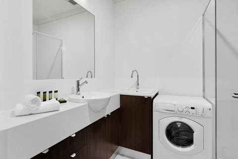 Attika Hotel - Tourism Gold Coast 13