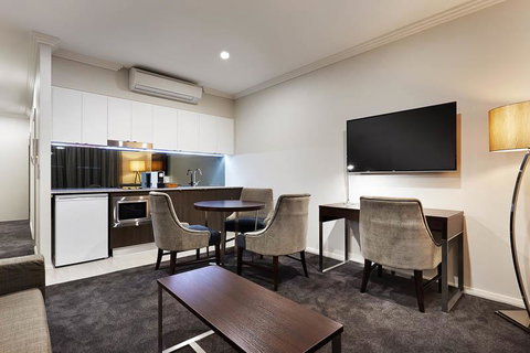 Attika Hotel - Tourism Gold Coast 2