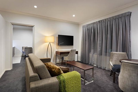 Attika Hotel - Tourism Gold Coast 3