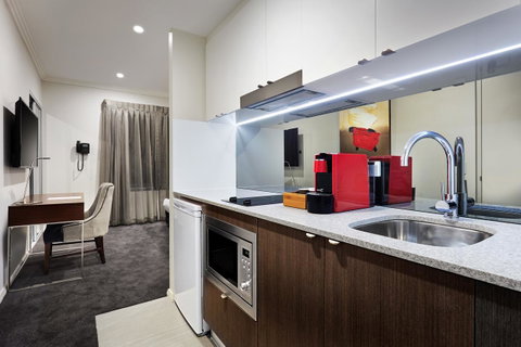 Attika Hotel - Tourism Gold Coast 22