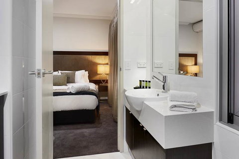 Attika Hotel - Tourism Gold Coast 4