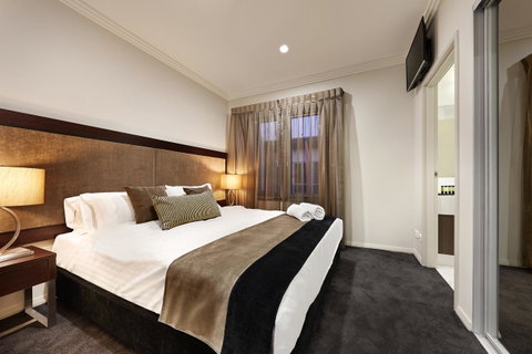 Attika Hotel - Tourism Gold Coast 5