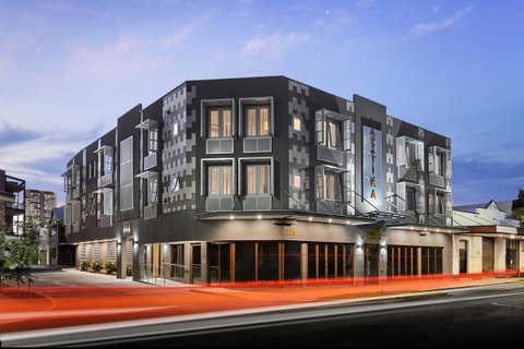 Attika Hotel - Tourism Gold Coast 9