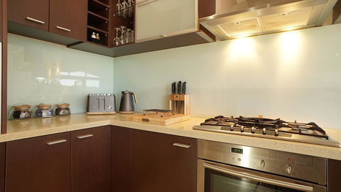 Central Avenue Apartments - Tourism Gold Coast 8