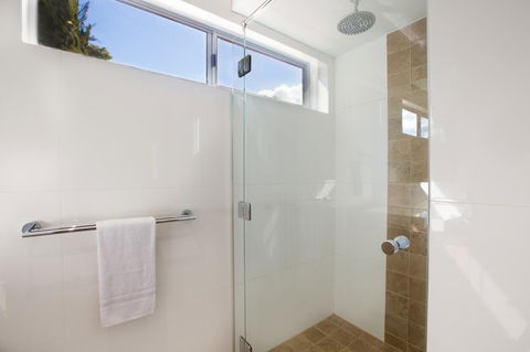 Central Avenue Apartments - Tourism Gold Coast 11
