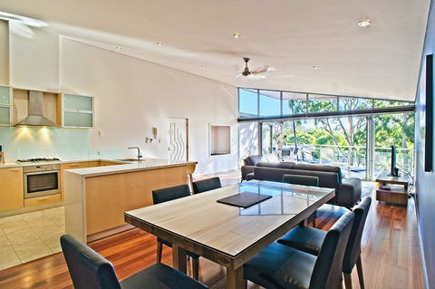 Central Avenue Apartments - Tourism Gold Coast 15