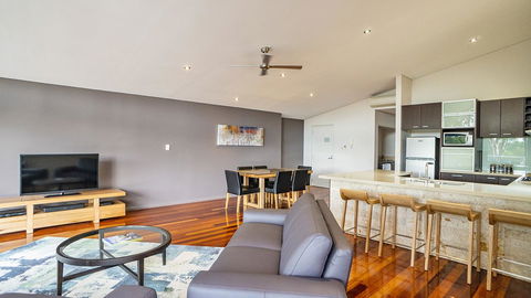 Central Avenue Apartments - Tourism Gold Coast 14