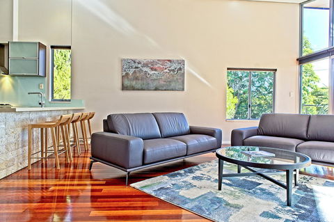 Central Avenue Apartments - Tourism Gold Coast 2
