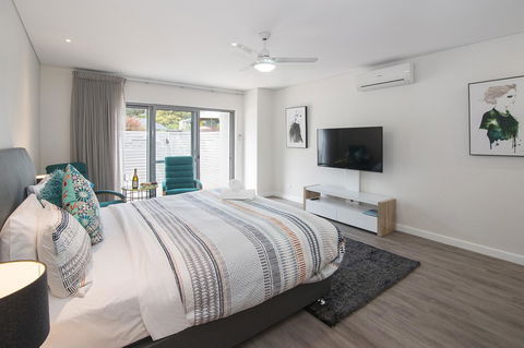 Churchill Studios - Tourism Gold Coast 2