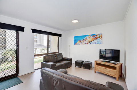 West Beach Lagoon 206 - Sleeps Three! Value!!! - Tourism Gold Coast 13