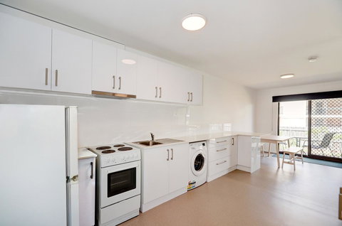 West Beach Lagoon 206 - Sleeps Three! Value!!! - Tourism Gold Coast 9
