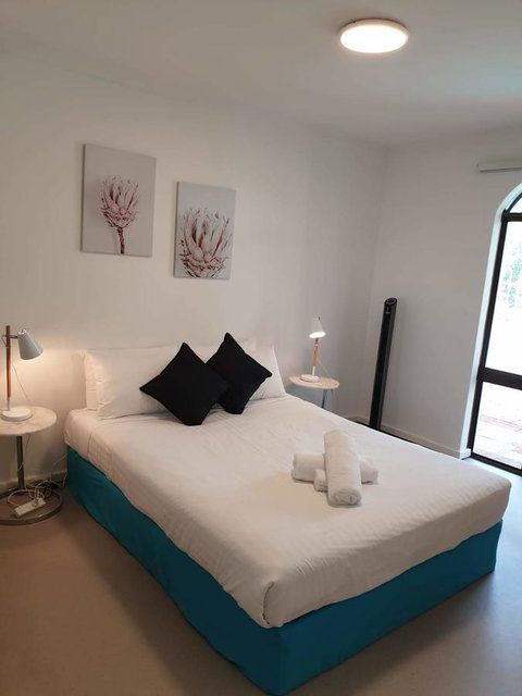 West Beach Lagoon 206 - Sleeps Three! Value!!! - Tourism Gold Coast 4