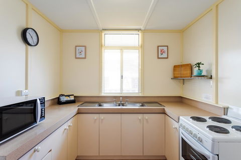 Park Avenue Holiday Units - Tourism Gold Coast 7