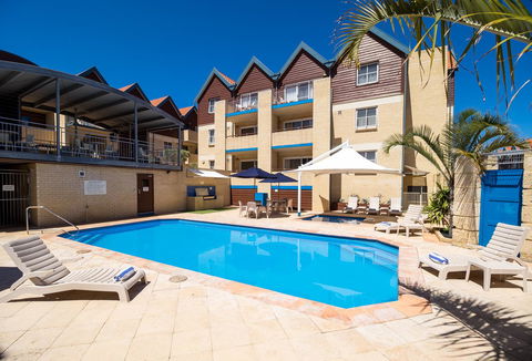 Hillarys Harbour Resort - Tourism Gold Coast 1