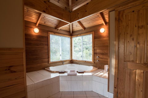 Cape Howe Cottages - Tourism Gold Coast 10