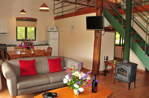 Waterfall Cottages - Tourism Gold Coast 14