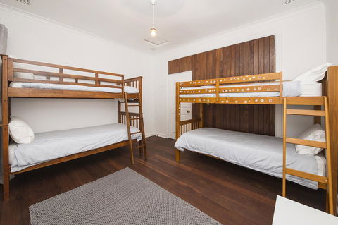 Buxton Thomas - Tourism Gold Coast 7