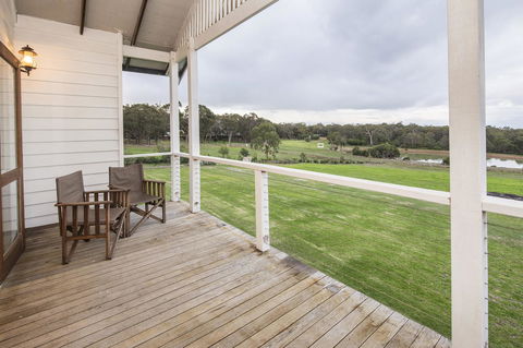 Buxton Thomas - Tourism Gold Coast 0