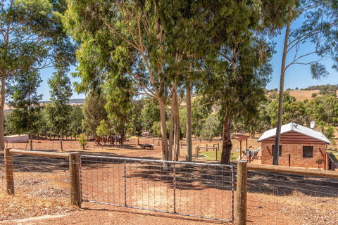 'Bindoon Valley Escape' Cottage - Tourism Gold Coast 11