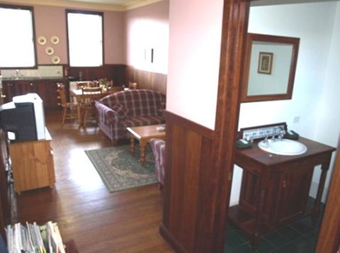 Pemberton Old Picture Theatre Holiday Apartments - Tourism Gold Coast 9