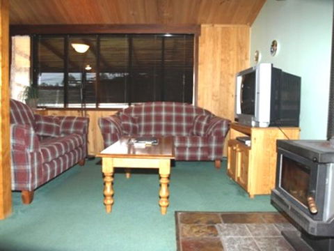 Pemberton Old Picture Theatre Holiday Apartments - Tourism Gold Coast 1