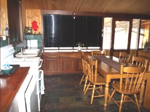 Pemberton Old Picture Theatre Holiday Apartments - Tourism Gold Coast 7