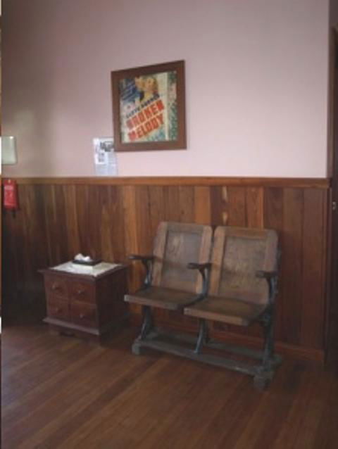 Pemberton Old Picture Theatre Holiday Apartments - Tourism Gold Coast 39