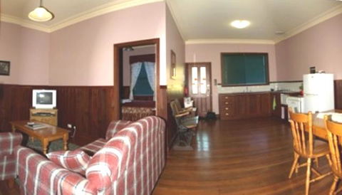 Pemberton Old Picture Theatre Holiday Apartments - Tourism Gold Coast 19