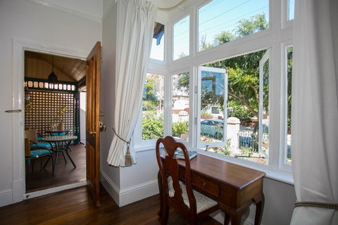 Danum House - Tourism Gold Coast 14