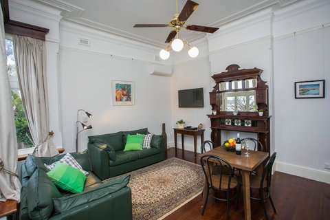 Danum House - Tourism Gold Coast 8