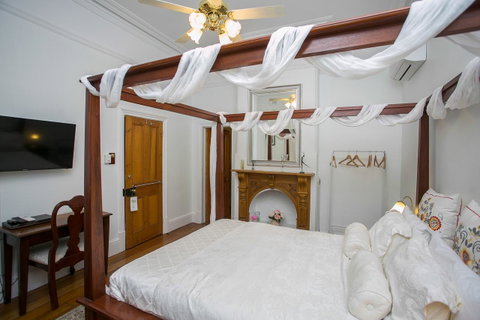 Danum House - Tourism Gold Coast 12