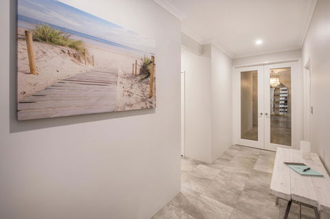 15 Cabot Close - Tourism Gold Coast 3