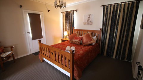 Daisy Cottage - Tourism Gold Coast 1