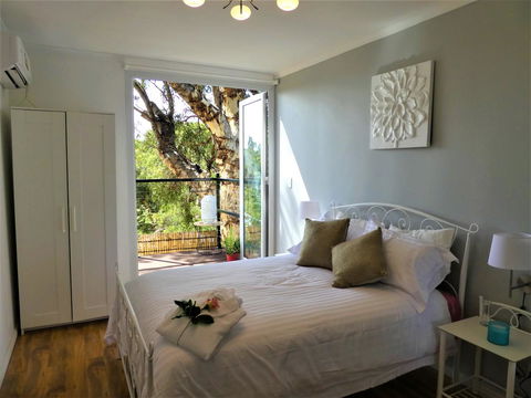 Treetops Cottage - Tourism Gold Coast 0