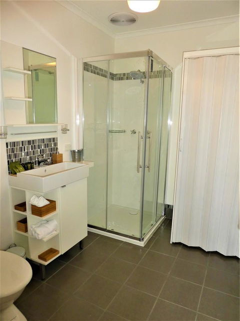 Treetops Cottage - Tourism Gold Coast 19