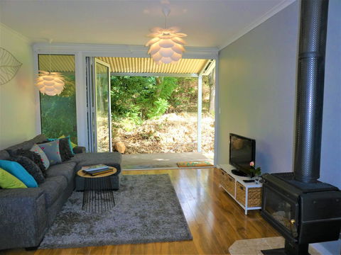 Treetops Cottage - Tourism Gold Coast 15