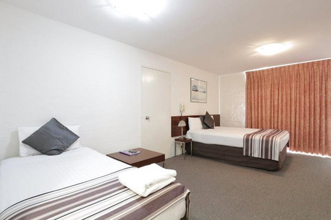 Atrium Hotel Mandurah - Gold Coast 1