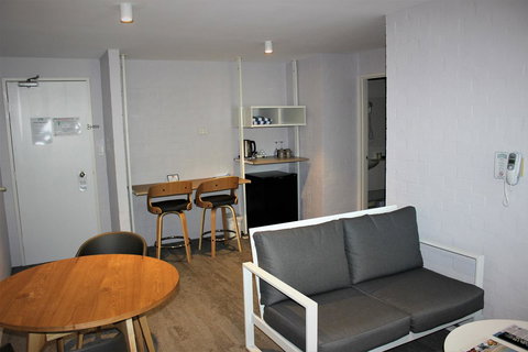 Atrium Hotel Mandurah - Gold Coast 12