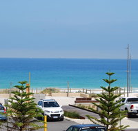 Absolute Beachfront Scarborough - Gold Coast