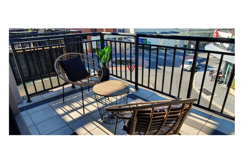 Stylish 1BDR Unit In The Heart Of Subiaco - Tourism Gold Coast 10