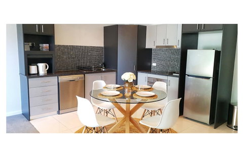 Stylish 1BDR Unit In The Heart Of Subiaco - Tourism Gold Coast 5