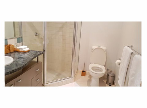 Stylish 1BDR Unit In The Heart Of Subiaco - Tourism Gold Coast 9