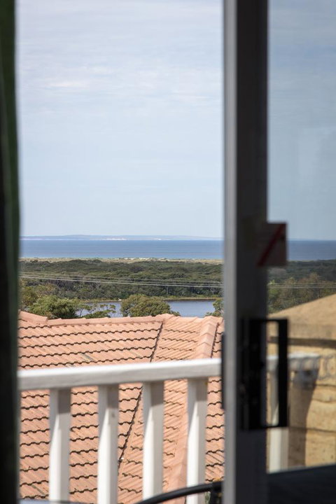 Baywatch Retreat Augusta - Tourism Gold Coast 11