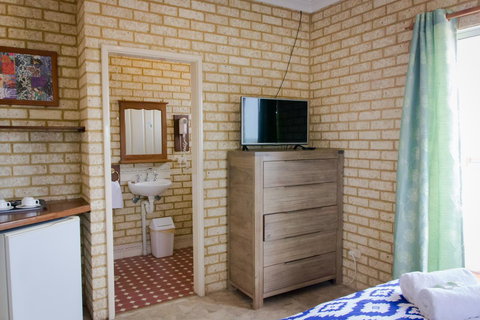 Baywatch Retreat Augusta - Tourism Gold Coast 8