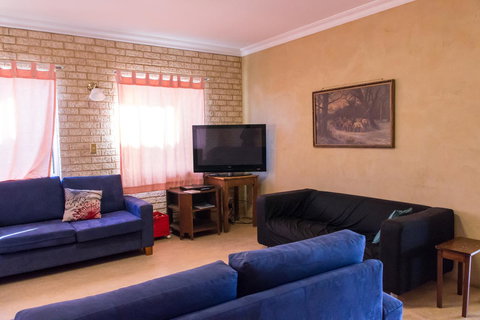 Baywatch Retreat Augusta - Tourism Gold Coast 3