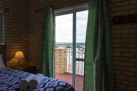 Baywatch Retreat Augusta - Tourism Gold Coast 7