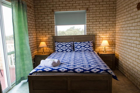 Baywatch Retreat Augusta - Tourism Gold Coast 9